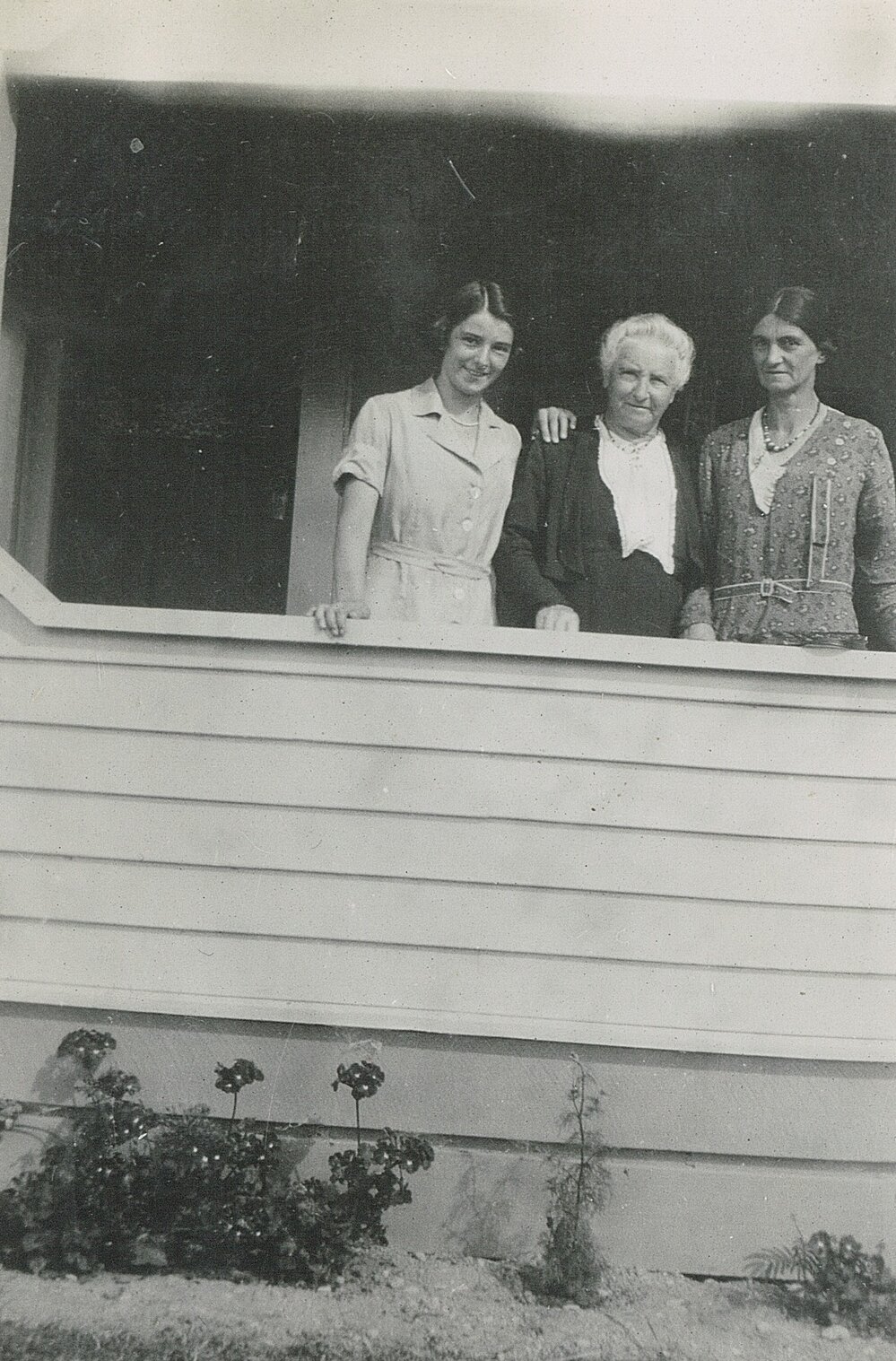 Three generations, 1930s