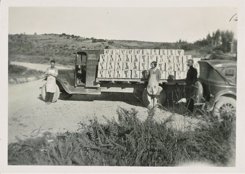 Best Bros. truck with apple crates