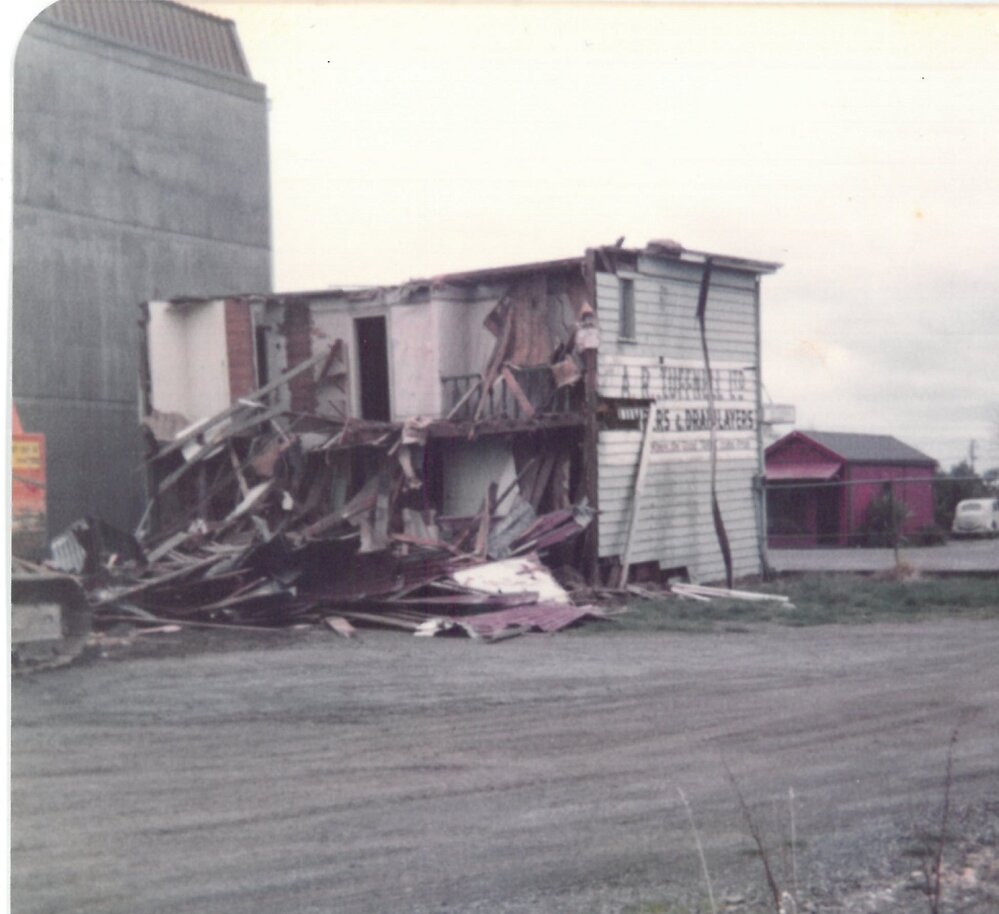 Demolition of Tuffnell Ltd building in Queen Street