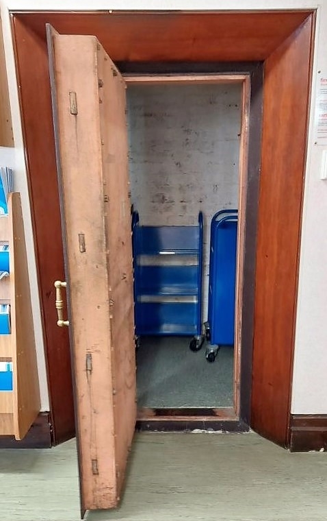 Old safe door at Murchison