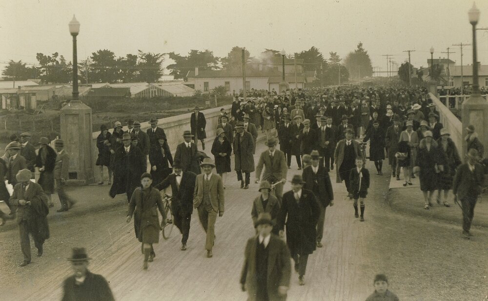 Large group leaving Trafalgar Park