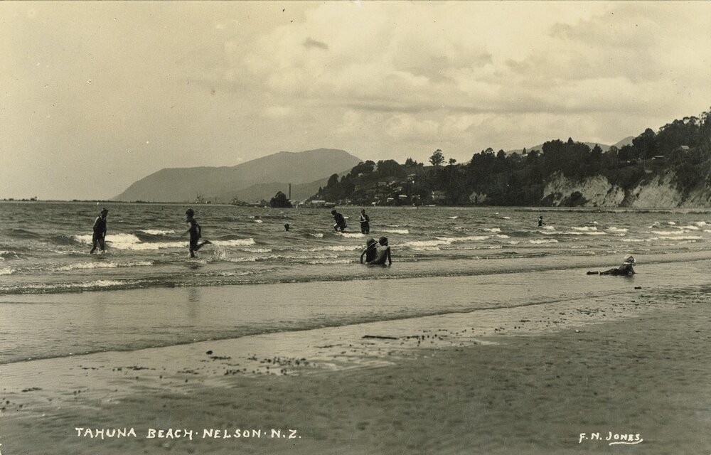 Swimmers at Tāhunanui Beach