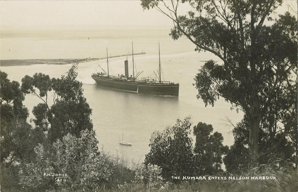 The Kumara entering Nelson Harbour