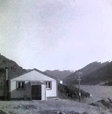 Lake Cobb staff cottage