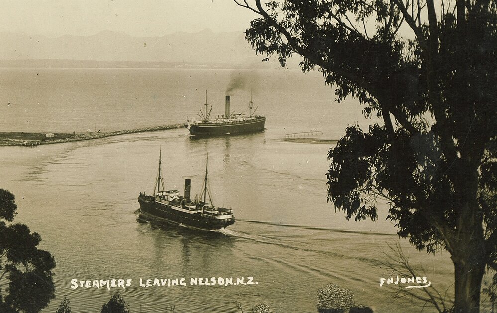 Steamboats leaving Nelson