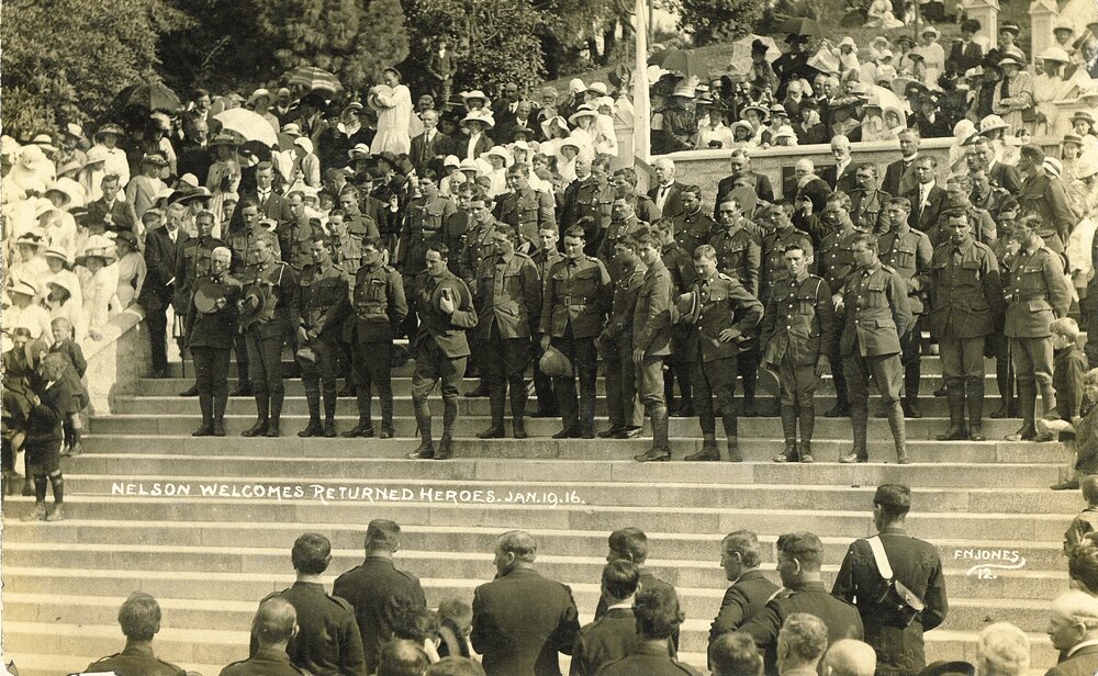 Returned servicemen on the Cathedral steps