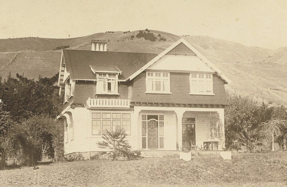 Postcard of Washbourn House