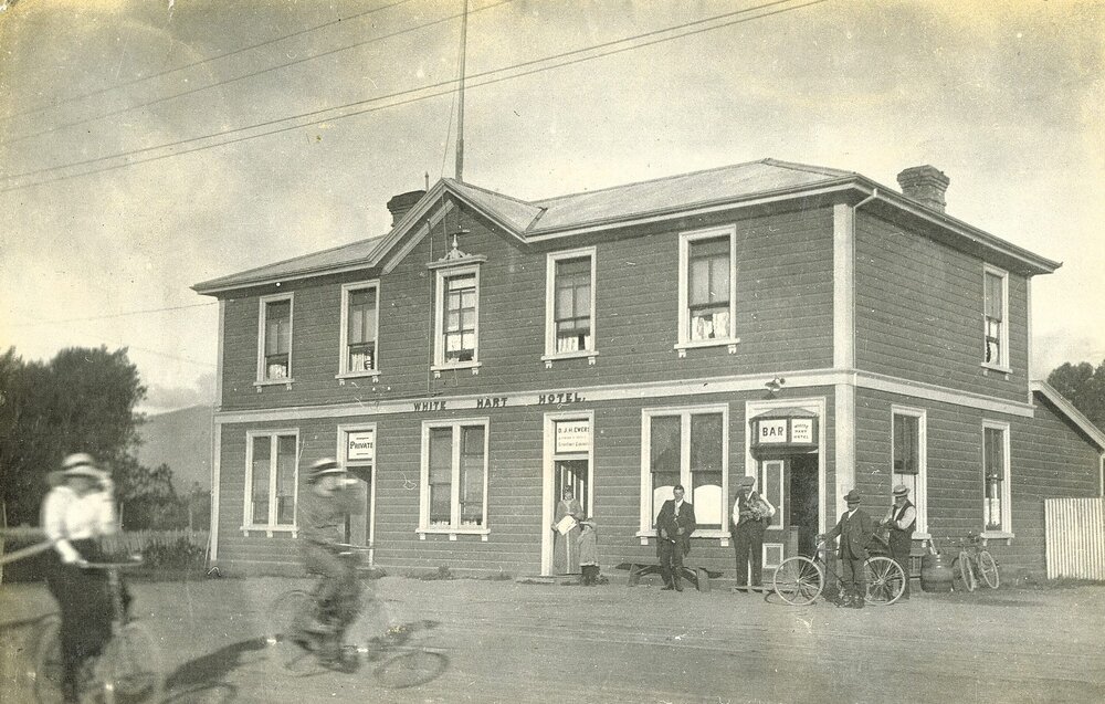 White Hart Hotel with cyclists