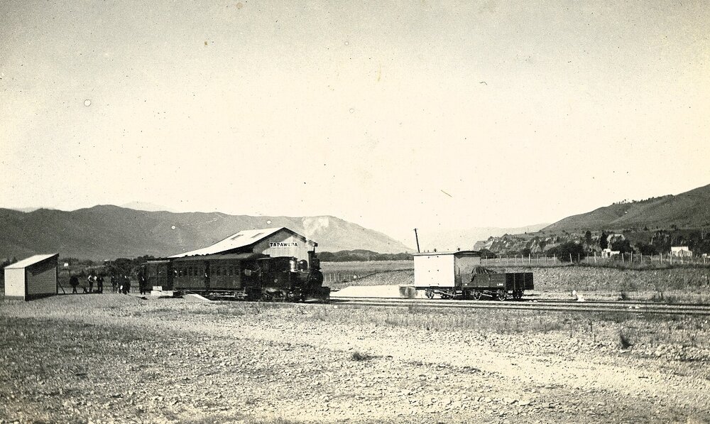 Tapawera Railway Station and train