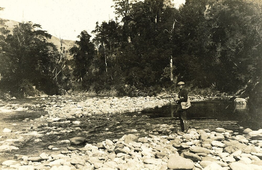 Fishing in the Wairoa Gorge 