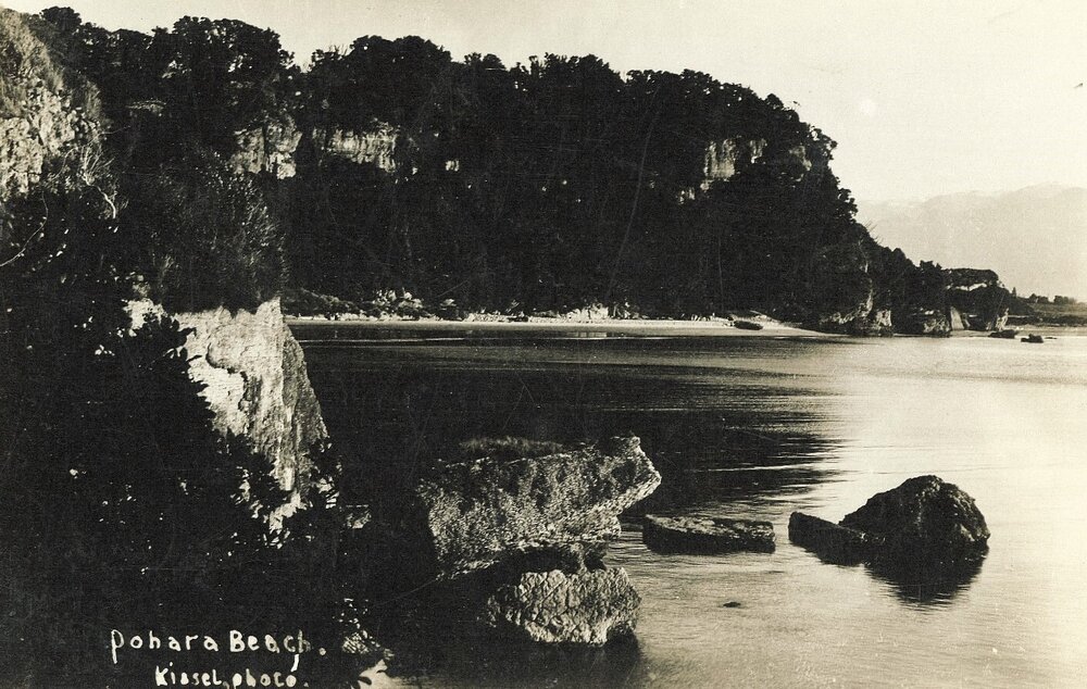 Pōhara Beach 