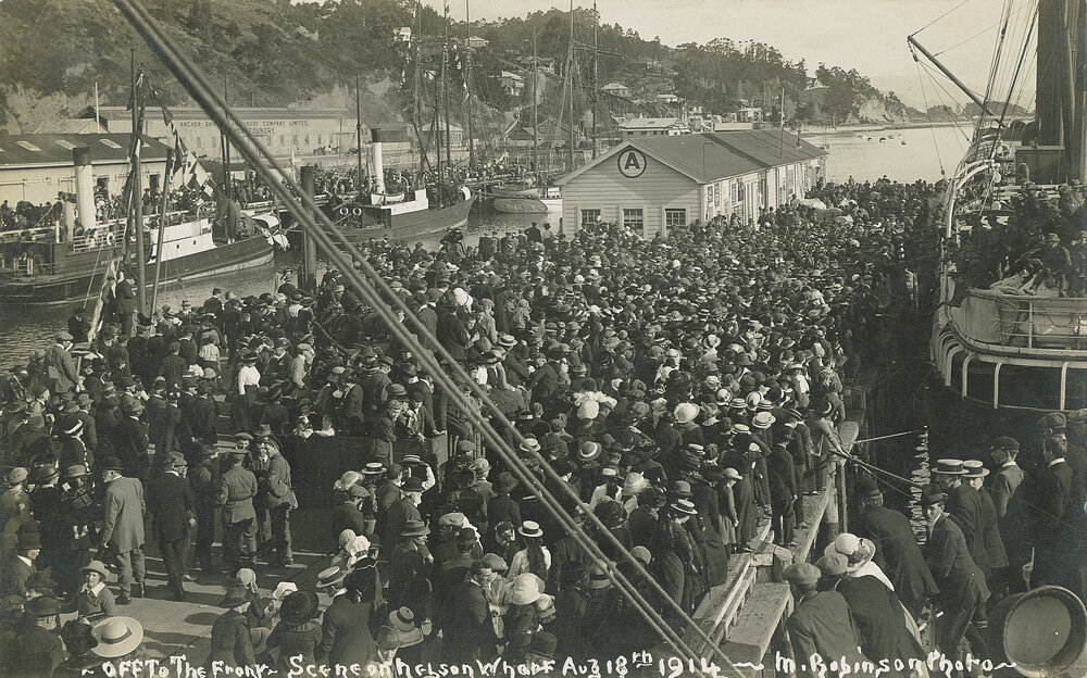 Crowds at the departure of the Nelson contingent 1914