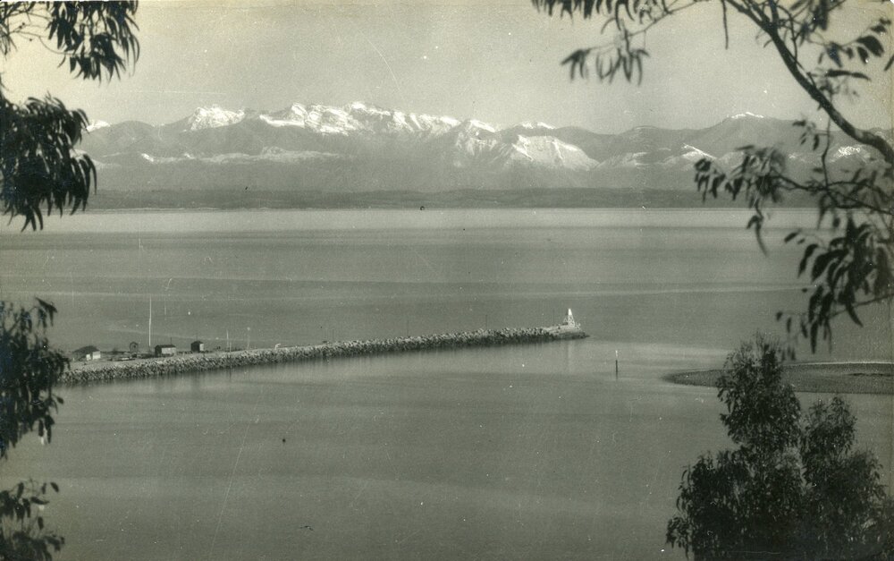 Looking out past the Boulder Bank 