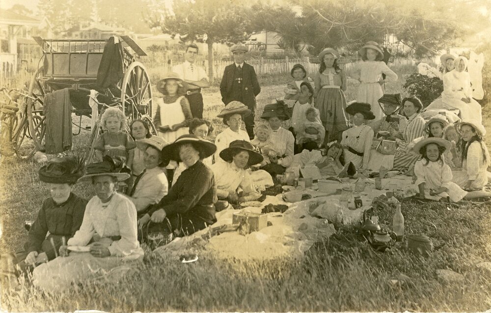 Picnicking at Tahuna