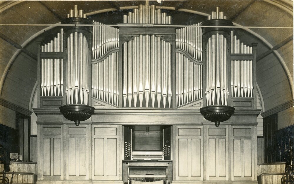 Organ donated to Nelson School of Music