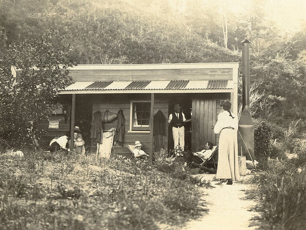 Glasgow family at their bach in Torrent Bay
