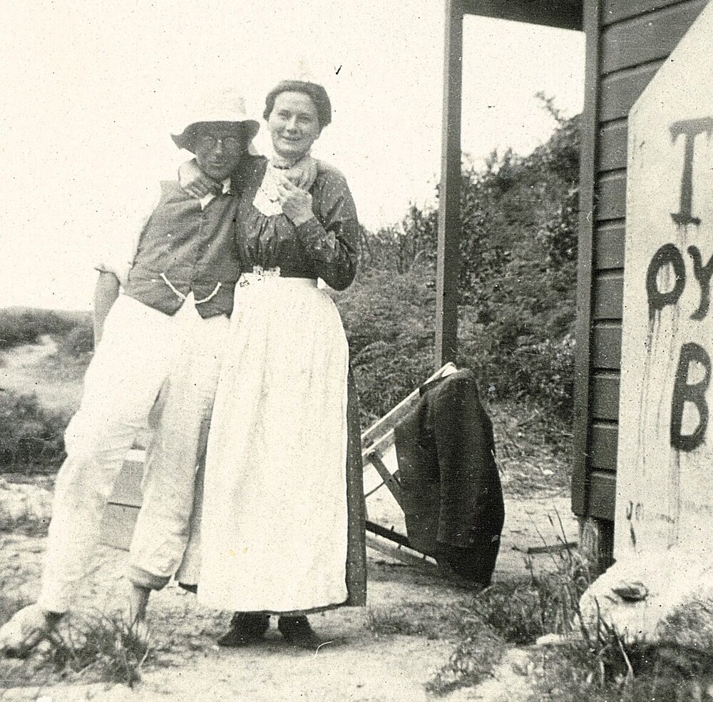 Two members of the Glasgow family their bach