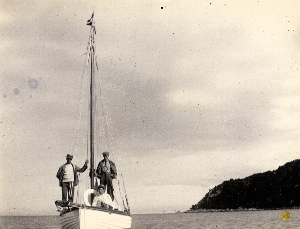 The yacht Secret in Bark Bay