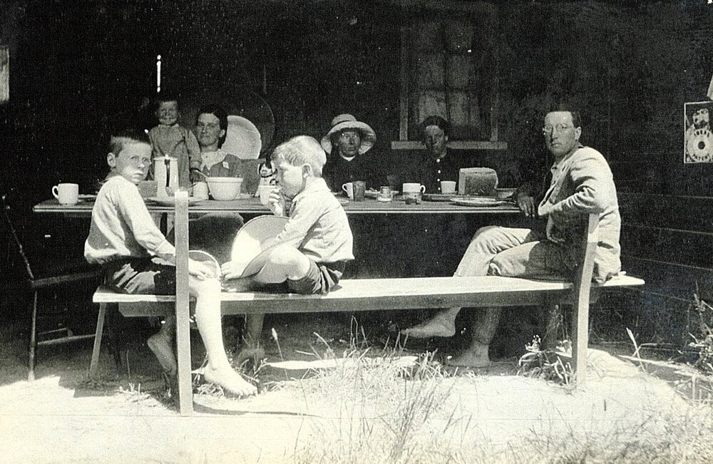 Glasgow family having a meal at the bach
