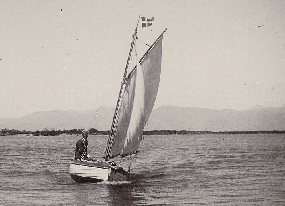Myrtle at the western entrance 1897