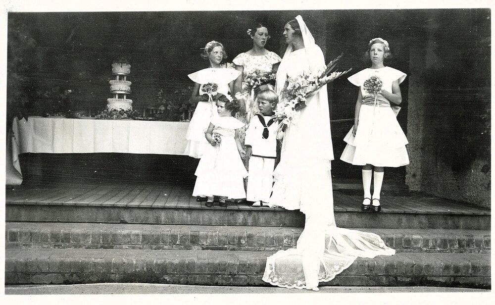 Glasgow bride and attendants