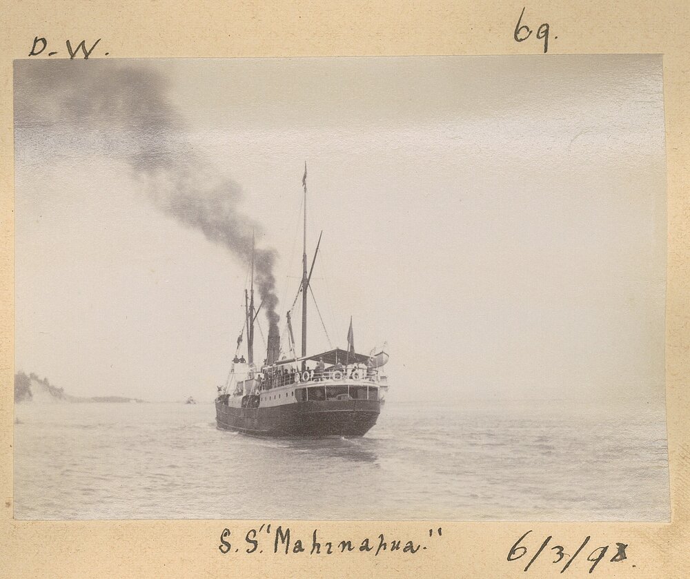The Mahinapua leaving Nelson