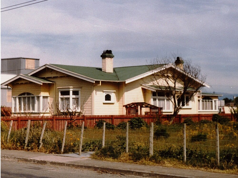 Beach Road-Stratford Street House