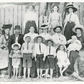Florence Metzenthin family group