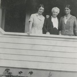 Three generations, 1930s