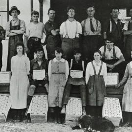 Central shed packing staff c1919-1920