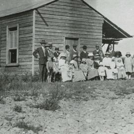 Possibly Tasman Church group, c1917