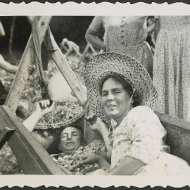 Hop bin high jinks, 1952