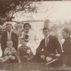 Wilkes family group early 1900s