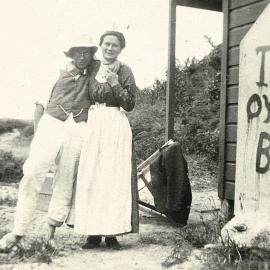 Two members of the Glasgow family their bach