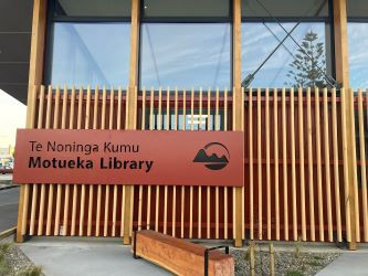 Te Noninga Kumu - Opening dawn ceremony 