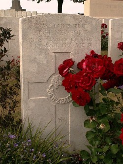 Headstone of Jonathan H. Newport. Photograph by J. Lemaire.